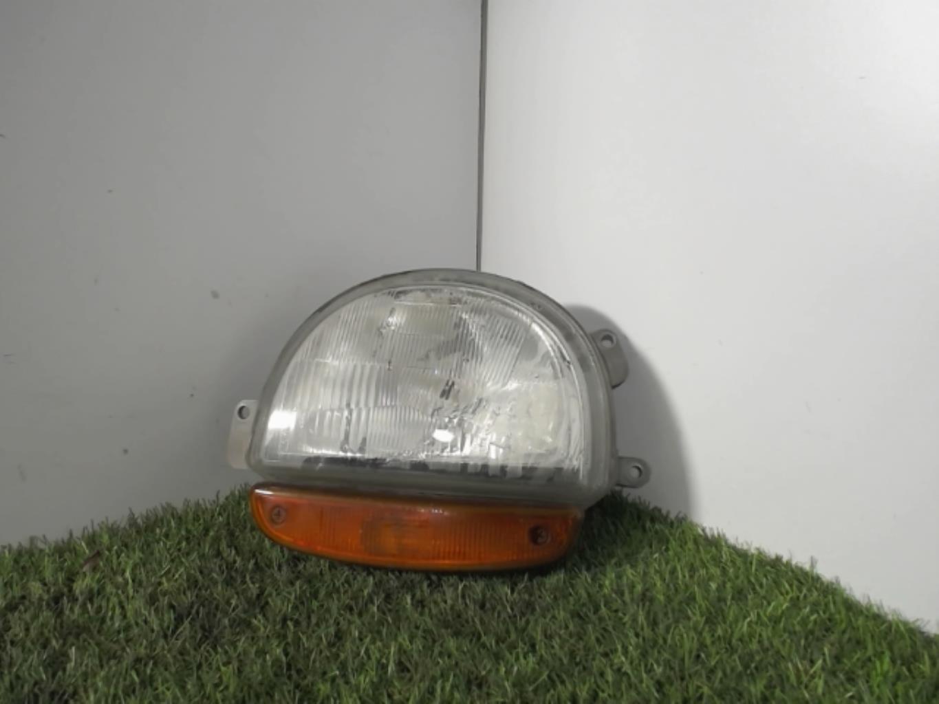 Optique avant principal gauche (feux)(phare)