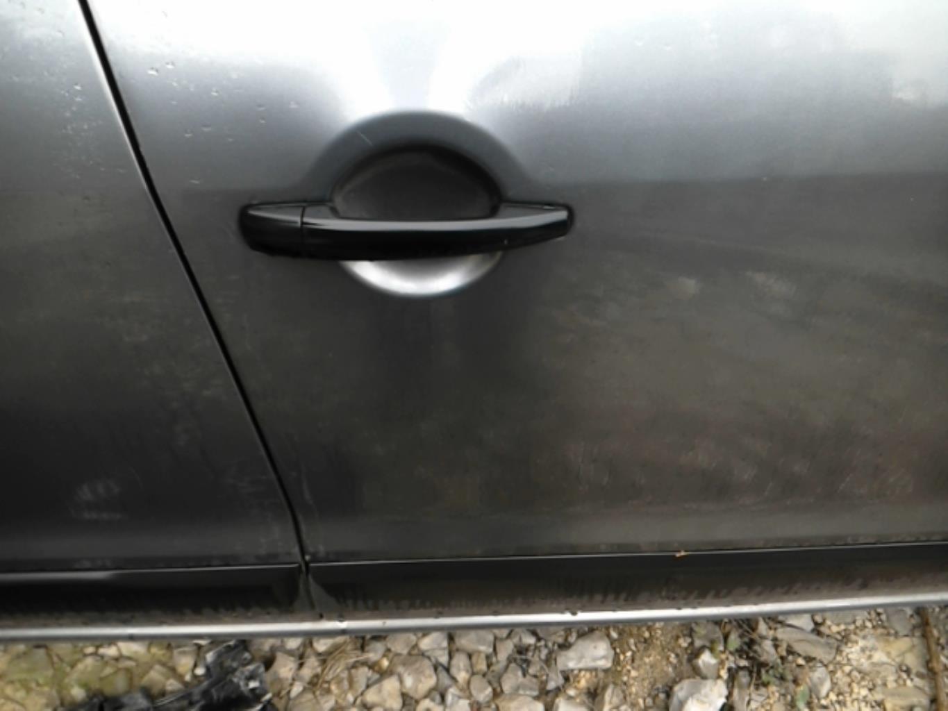 Poignee porte avant droit