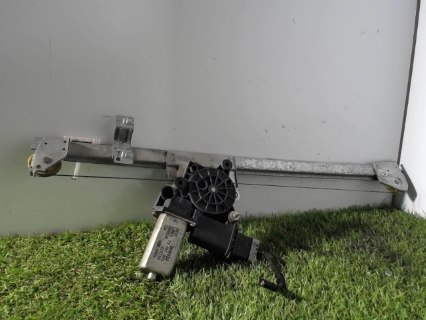 Leve vitre electrique avant droit