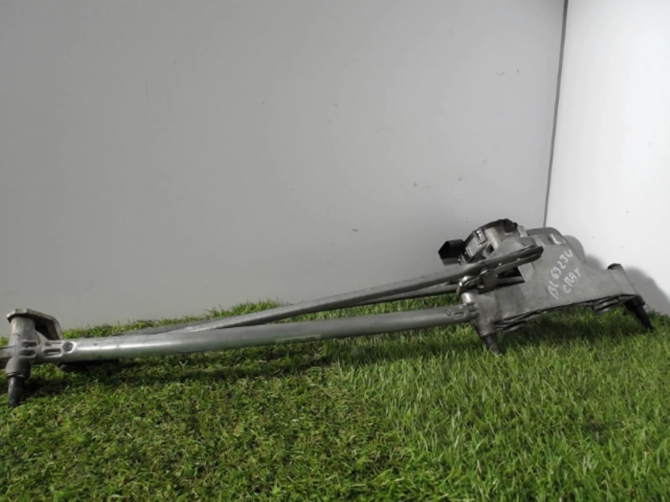 Moteur essuie glace avant