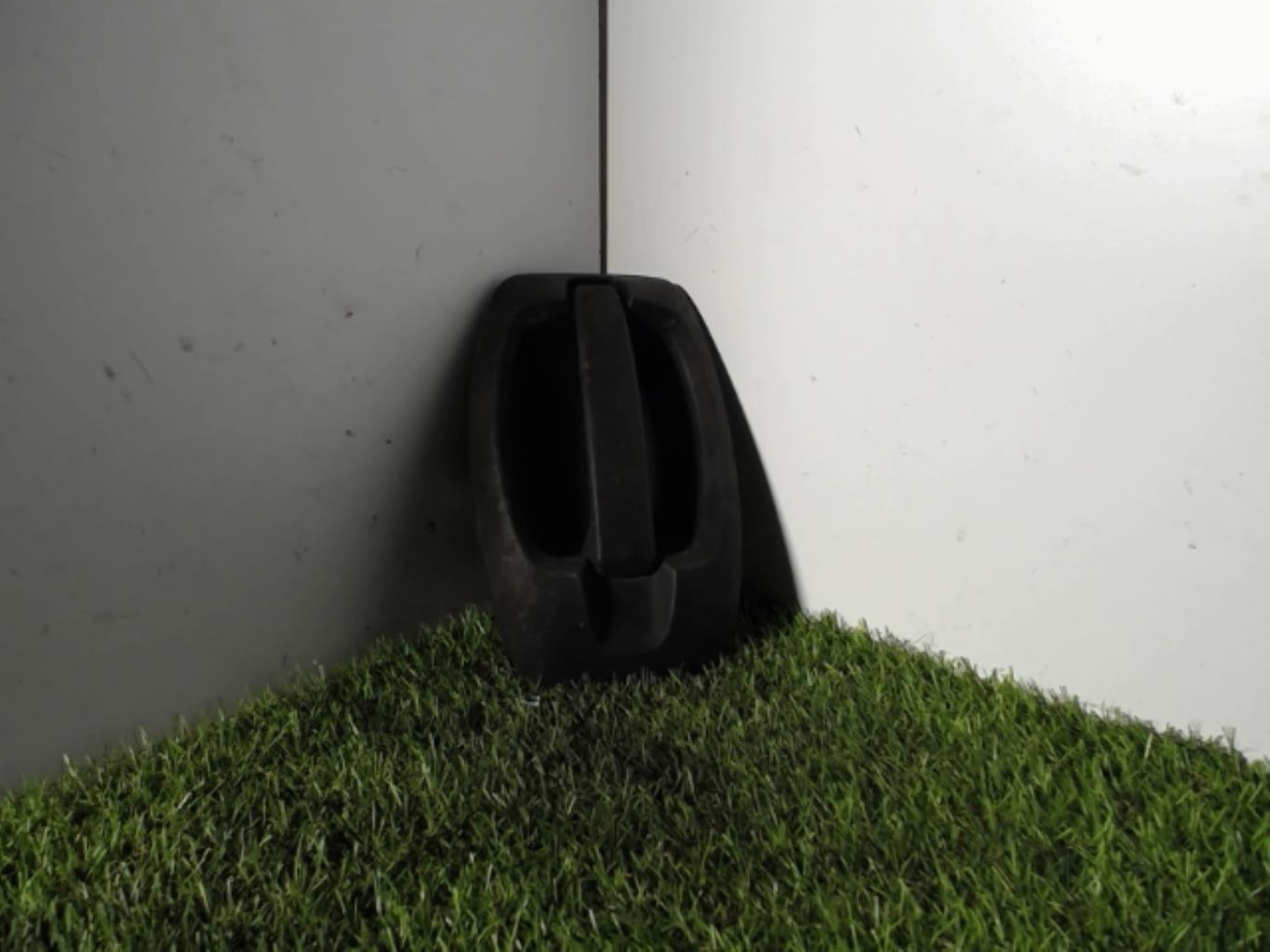 Poignee porte avant droit