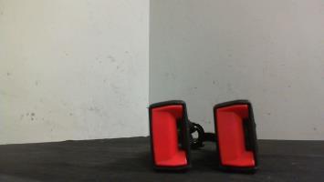 Attache ceinture arriere centrale