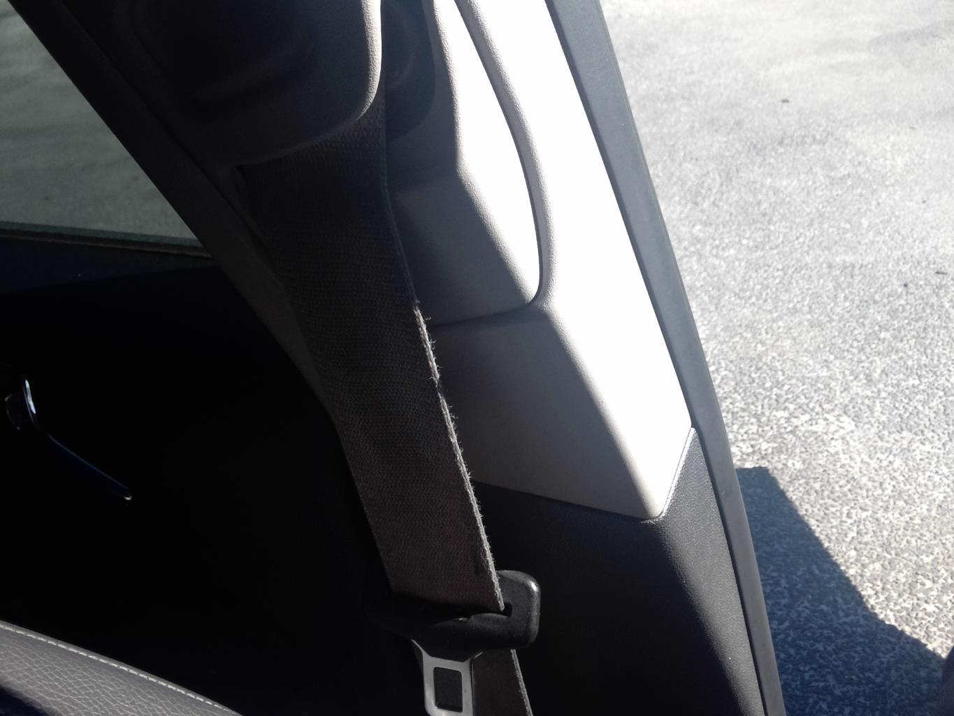 Ceinture avant gauche