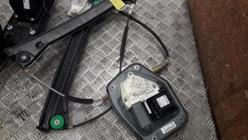 Alzacristalli elettrico anteriore destro