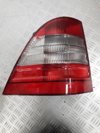 Fanale posteriore principale sinistro (luci)