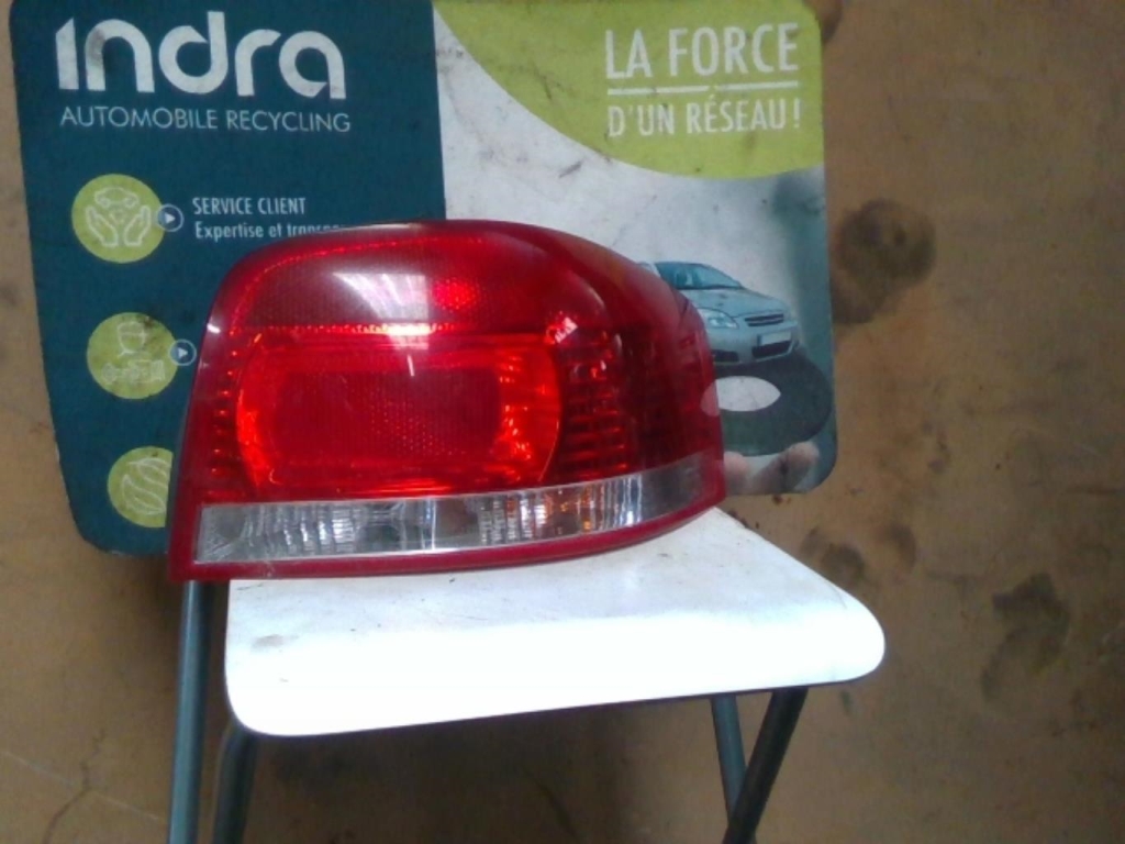 Luz trasera principal derecha (luces)