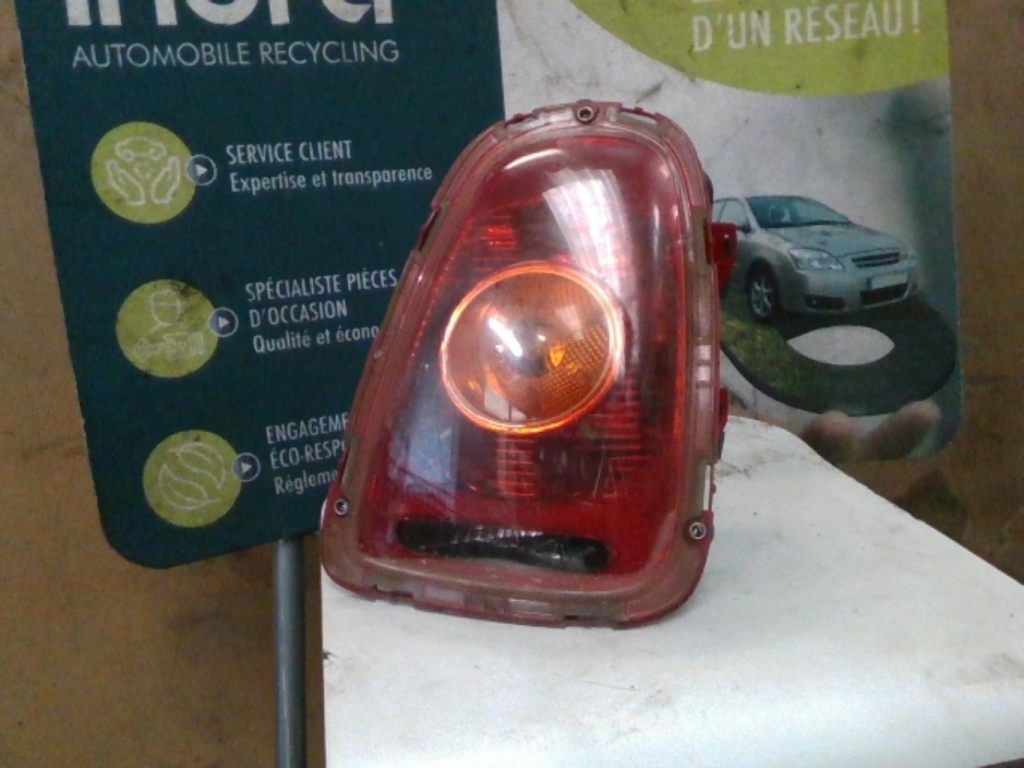 Luz trasera principal derecha (luces)