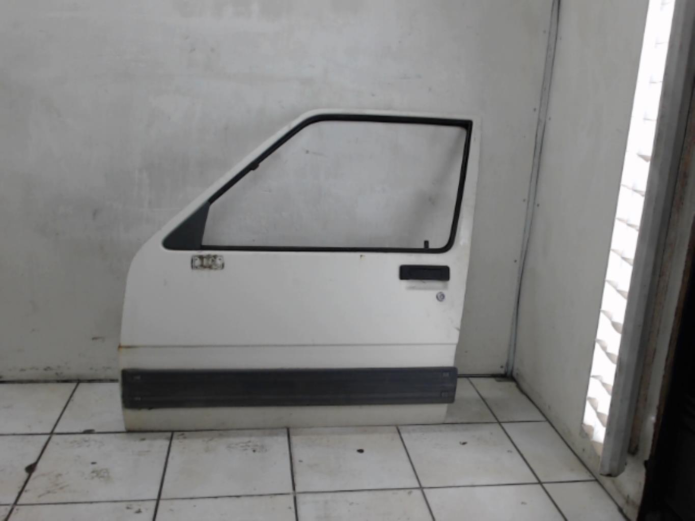 Porte avant gauche