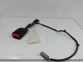 Attache ceinture avant gauche