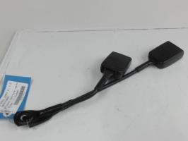 Attache ceinture centrale avant