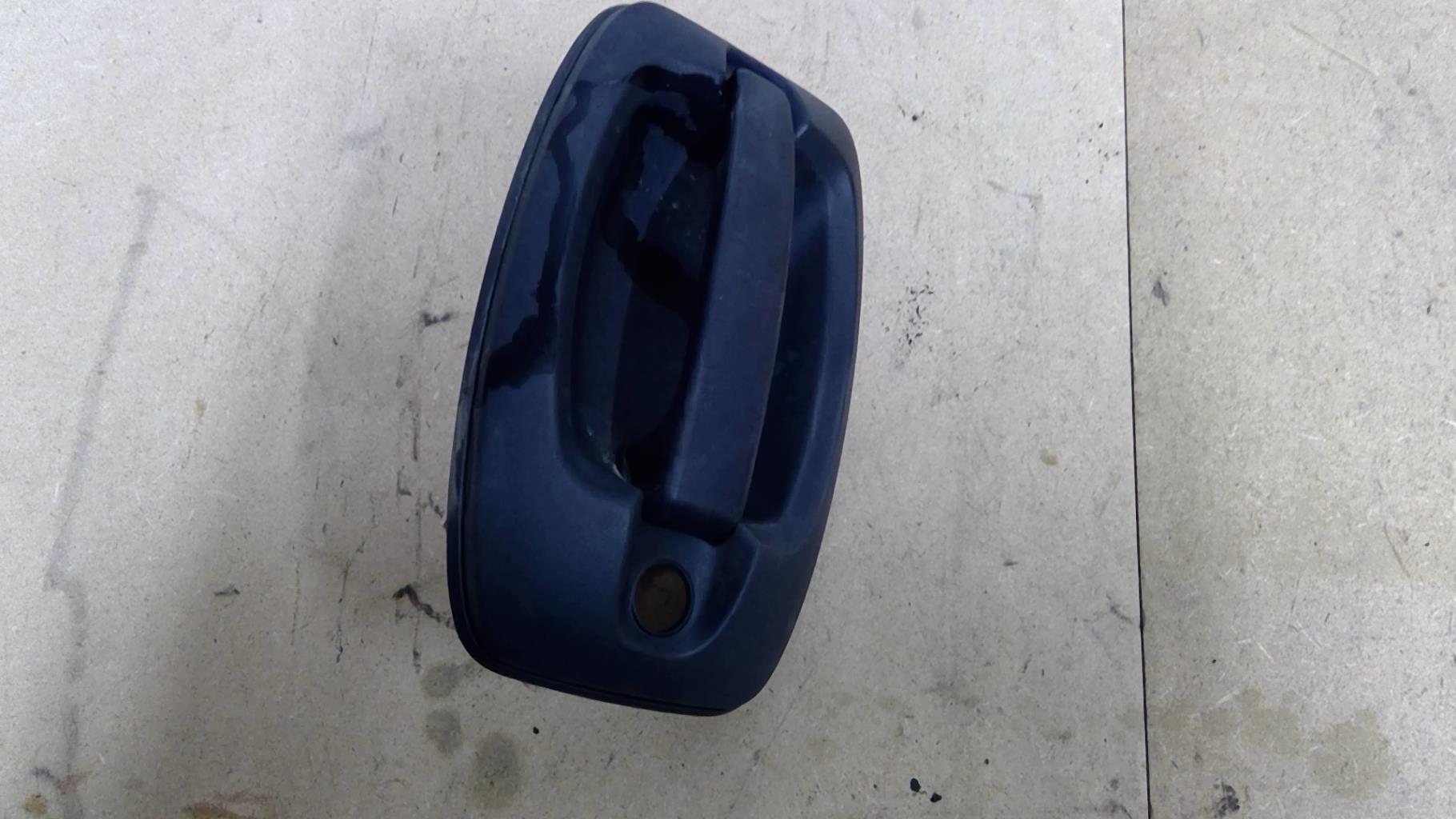 Poignee porte avant droit