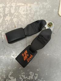 Attache ceinture arriere gauche
