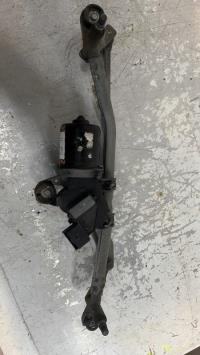 Moteur essuie glace avant