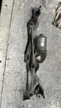 Moteur essuie glace avant