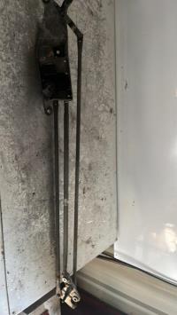 Moteur essuie glace avant