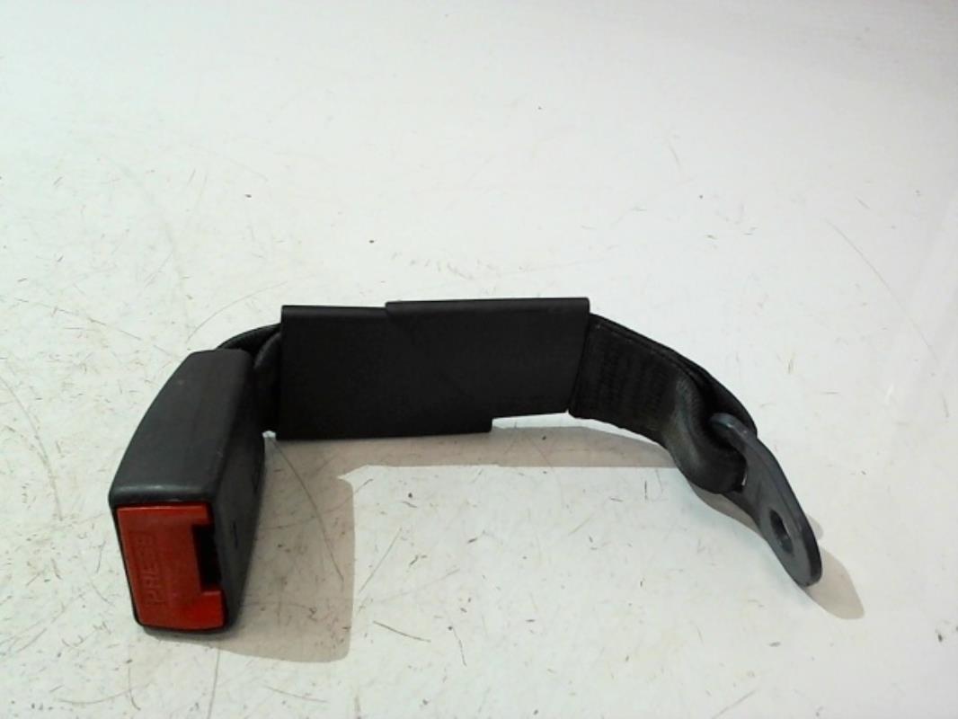 Attache ceinture arriere droit
