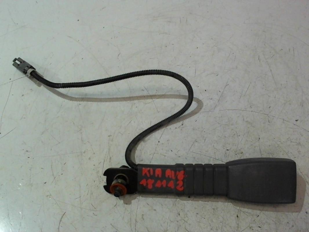 Attache ceinture avant gauche