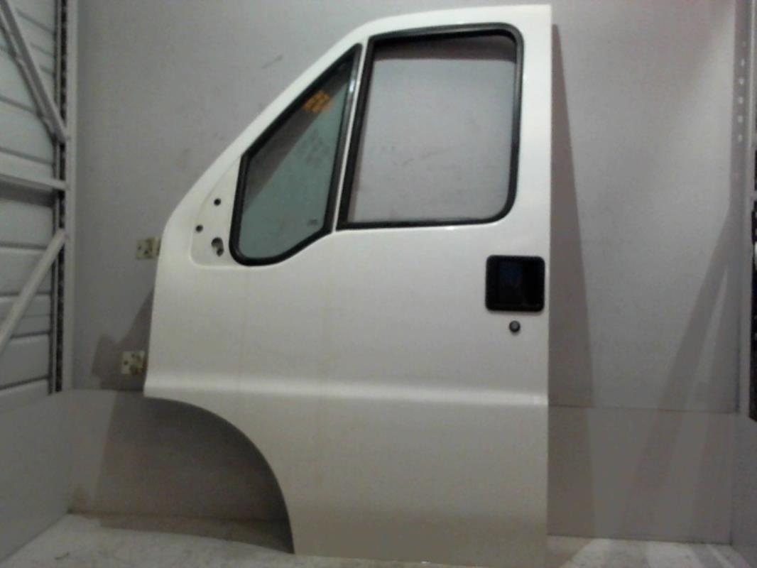Porte avant gauche