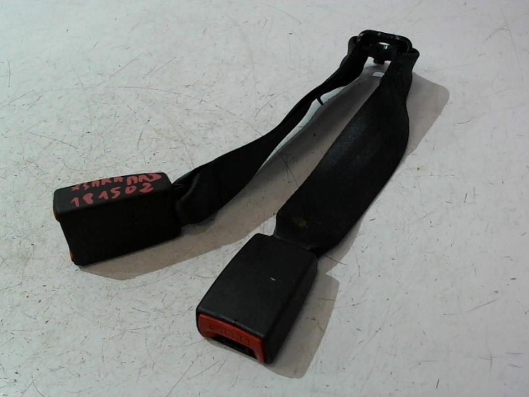 Attache ceinture arriere droit