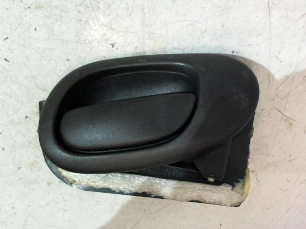Poignee interieur avant droit