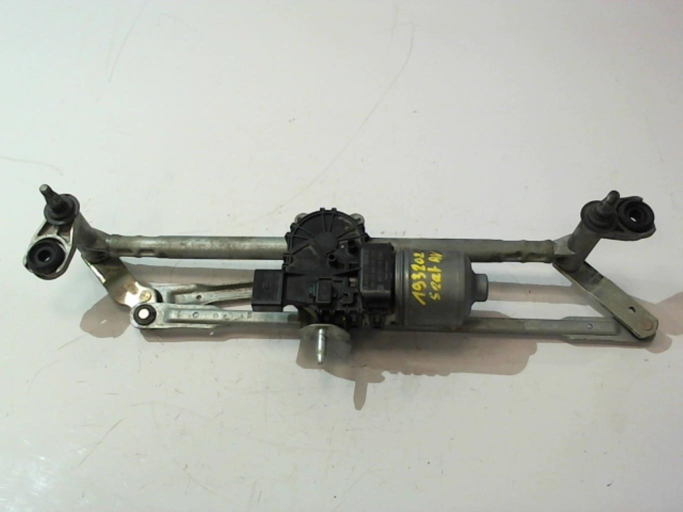 Moteur essuie glace avant
