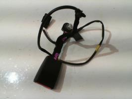 Attache ceinture avant droit
