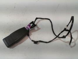 Attache ceinture avant droit