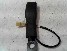 Attache ceinture avant droit