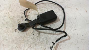Attache ceinture avant droit