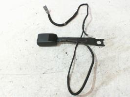 Attache ceinture avant droit