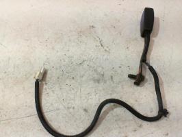 Attache ceinture avant gauche