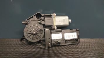 Moteur leve vitre avant gauche