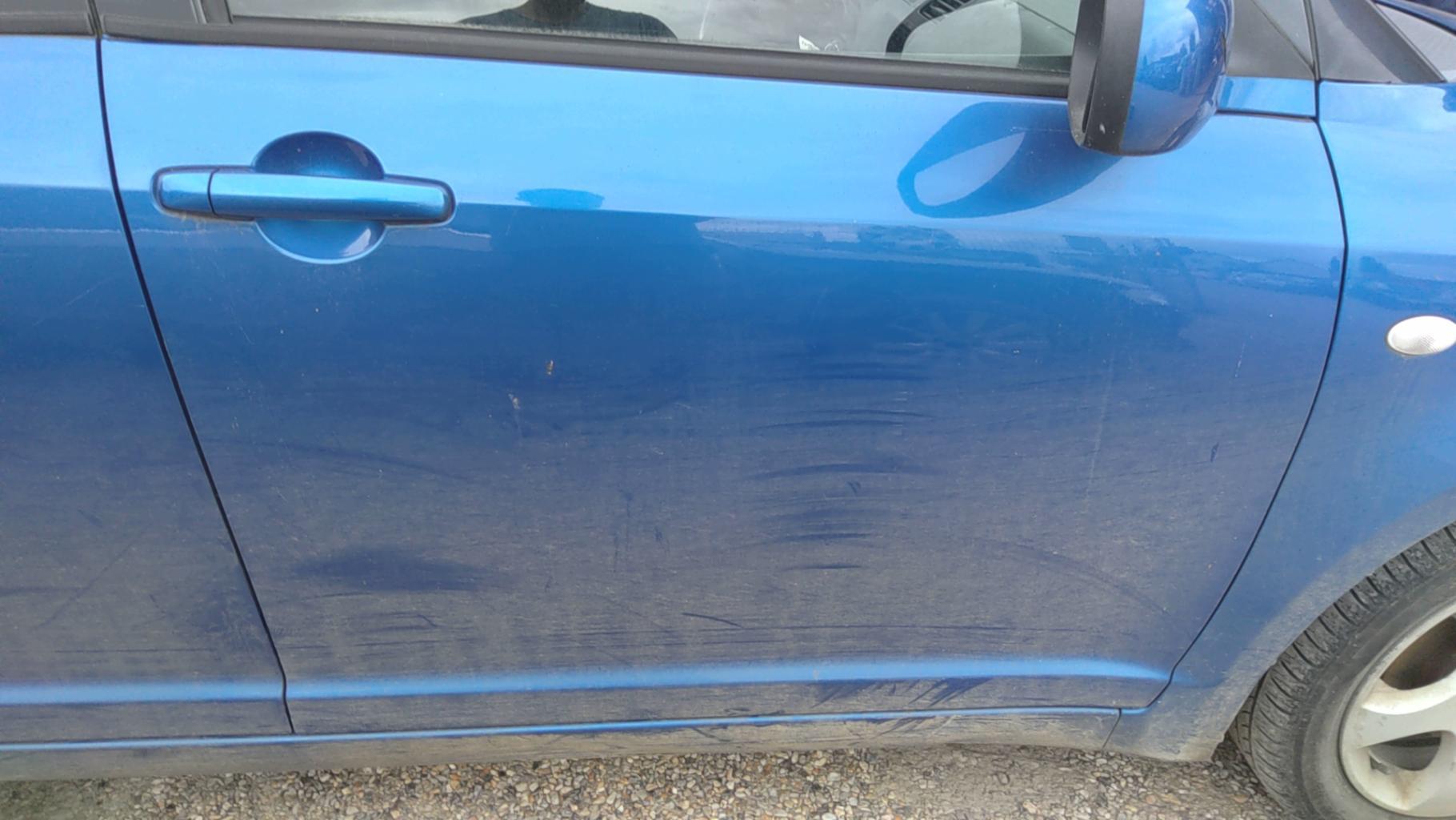 Porte avant droit