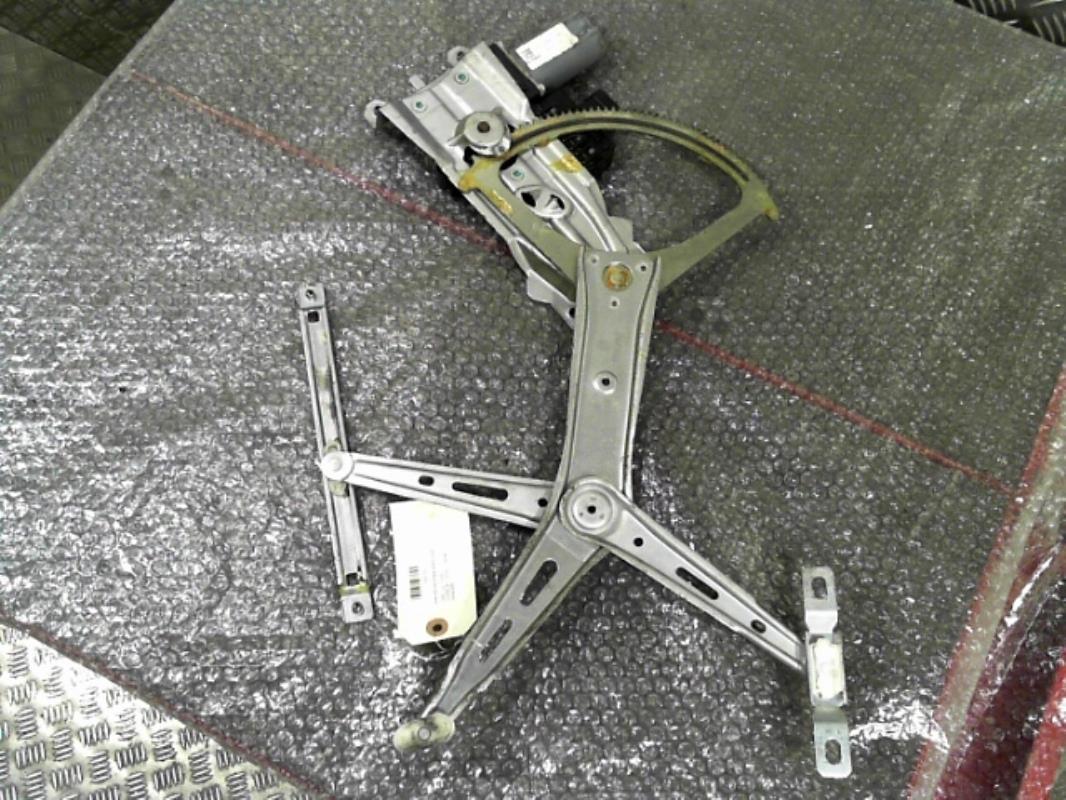 Leve vitre electrique avant droit