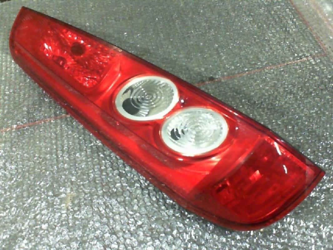 Fanale posteriore principale sinistro (luci)