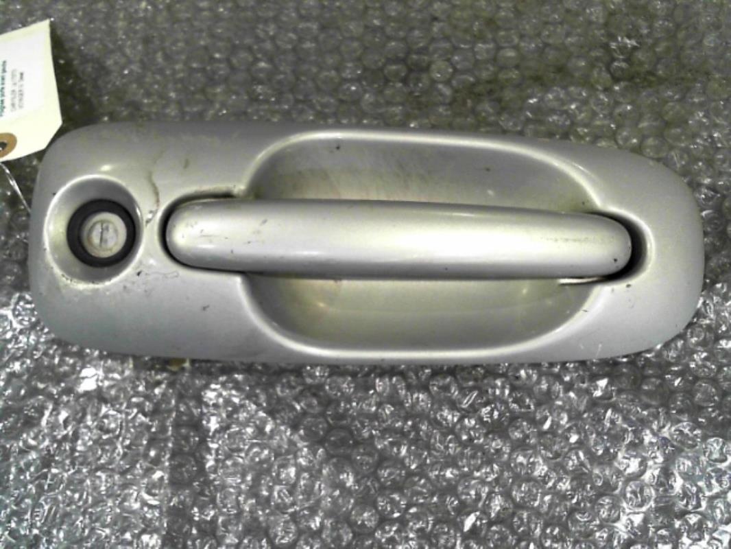 Poignee porte avant gauche