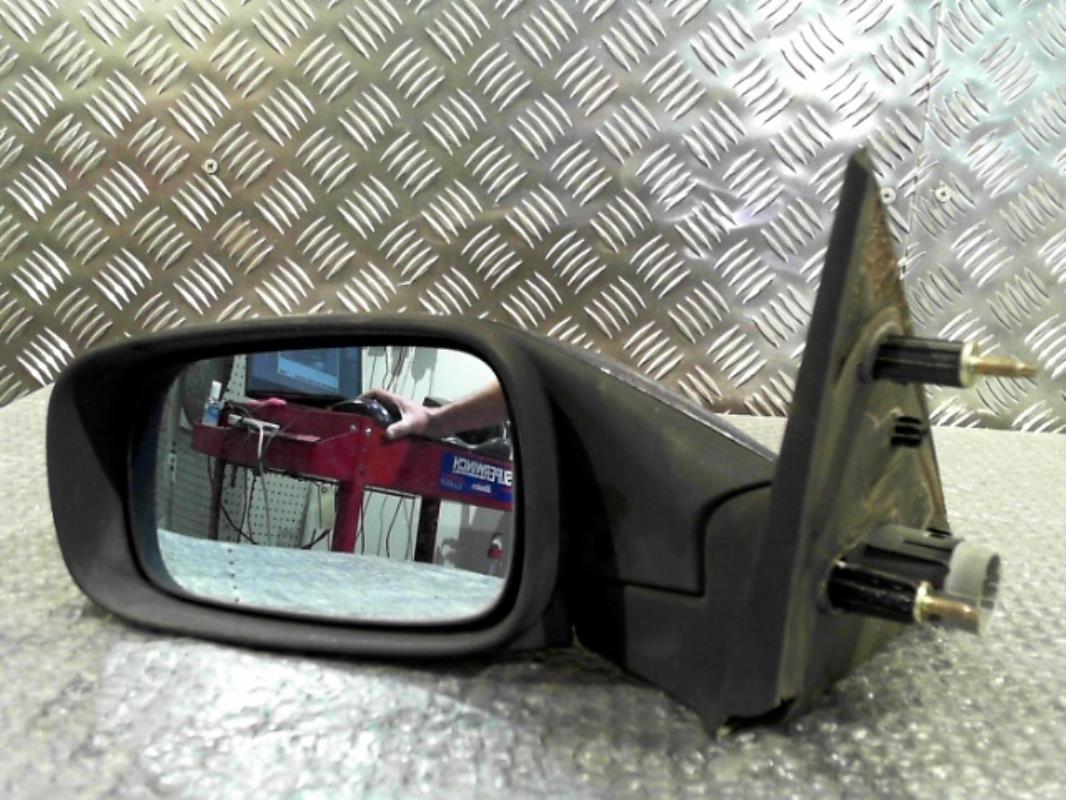 Retrovisor izquierdo