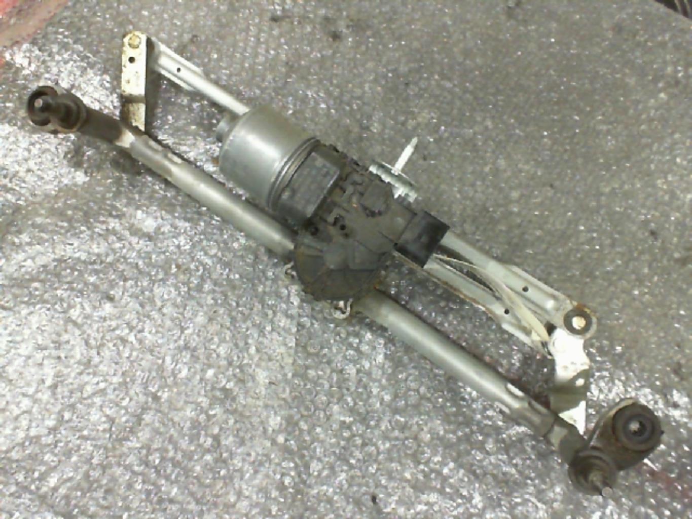 Moteur essuie glace avant