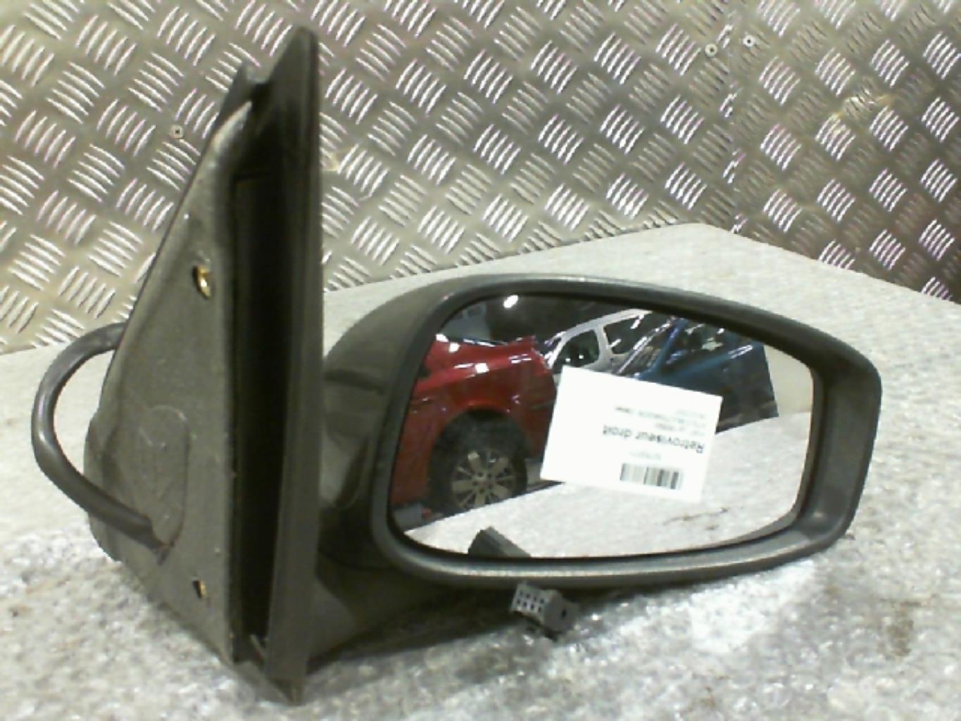 Retrovisor derecho