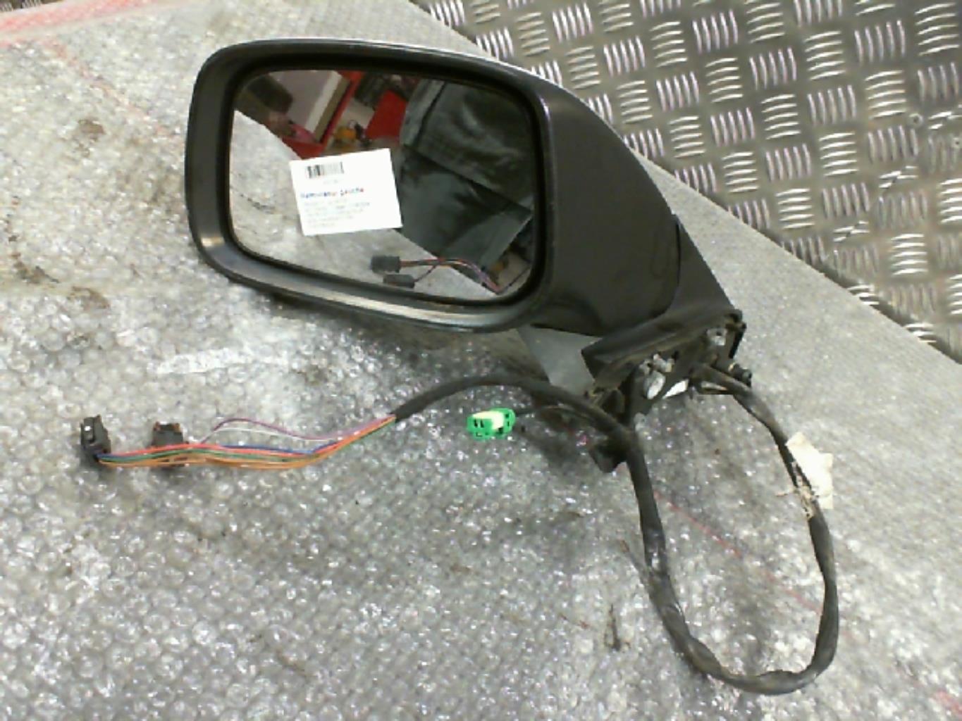 Specchietto retrovisore sinistro