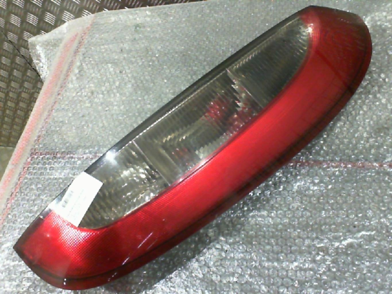 Luz trasera principal derecha (luces)