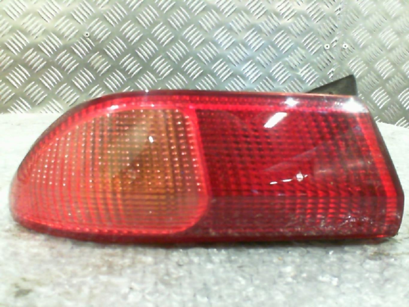 Fanale posteriore principale sinistro (luci)
