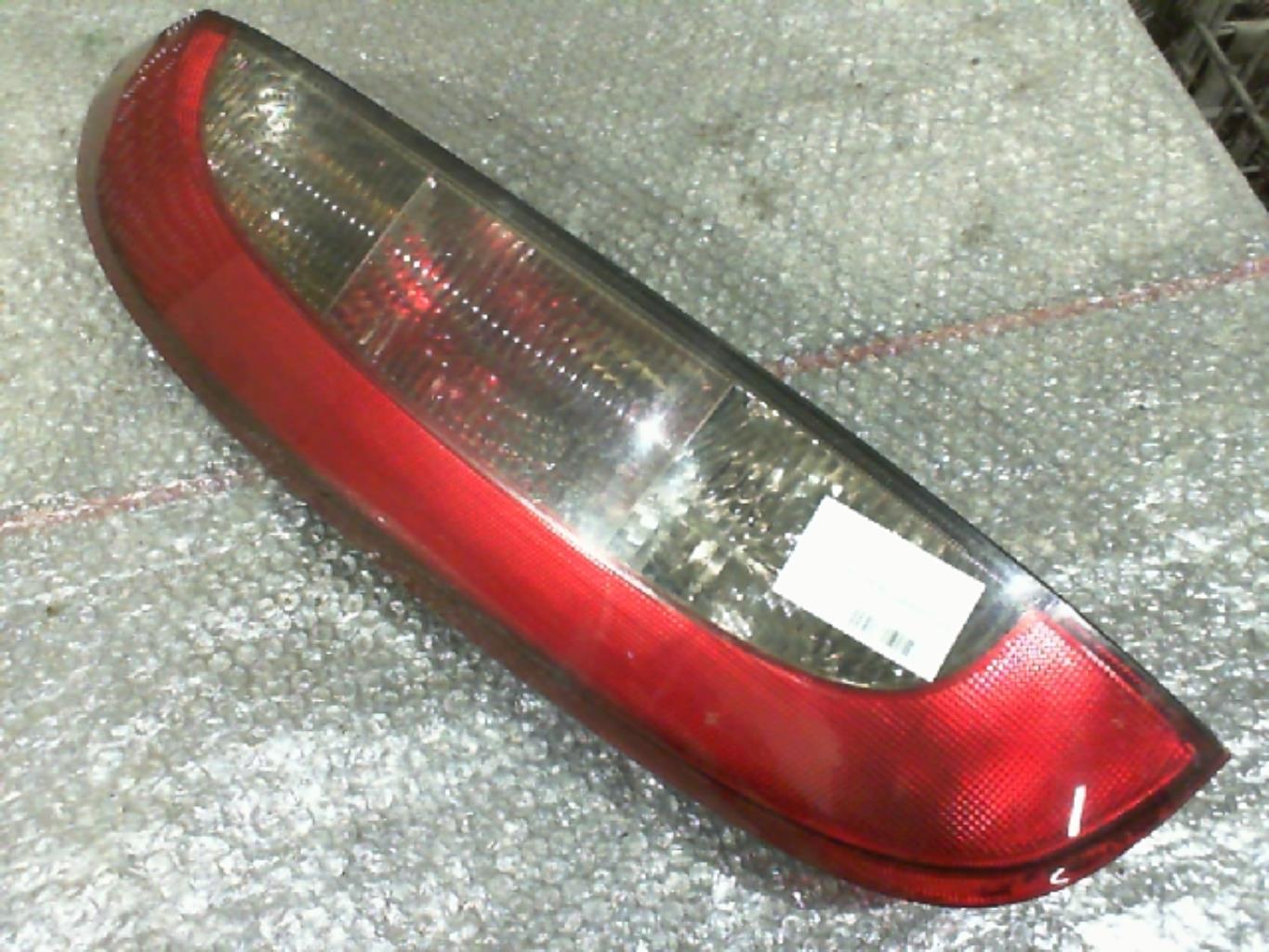 Fanale posteriore principale sinistro (luci)