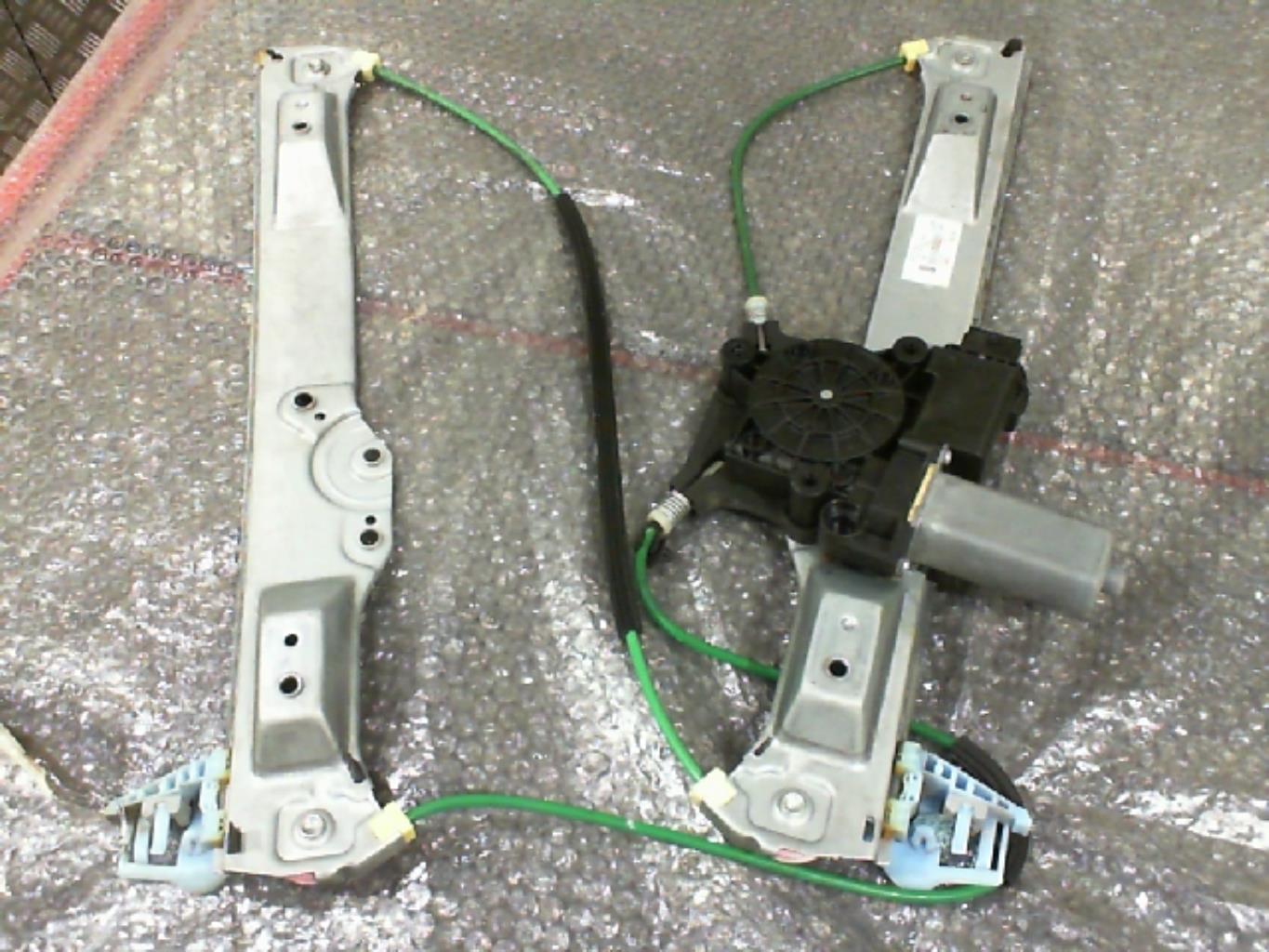 Leve vitre electrique avant droit
