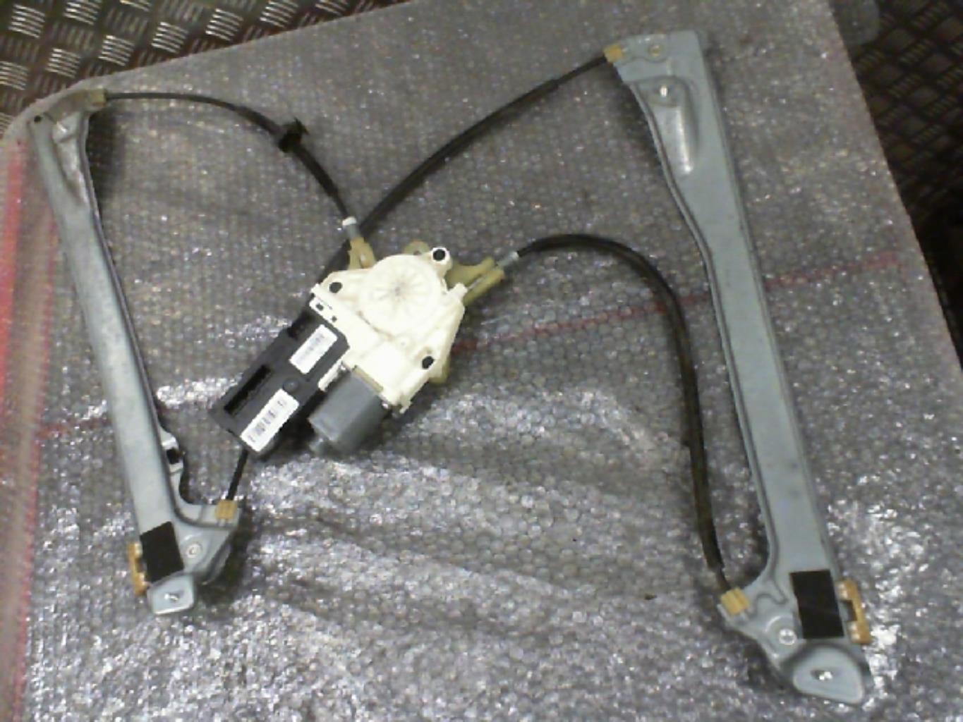 Leve vitre electrique avant droit