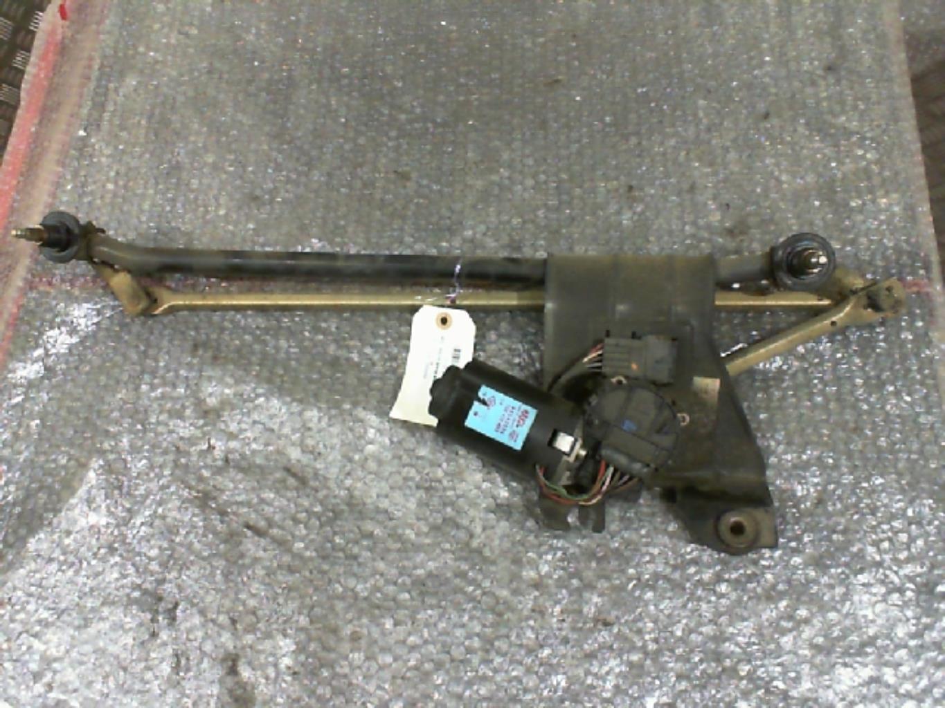 Moteur essuie glace avant