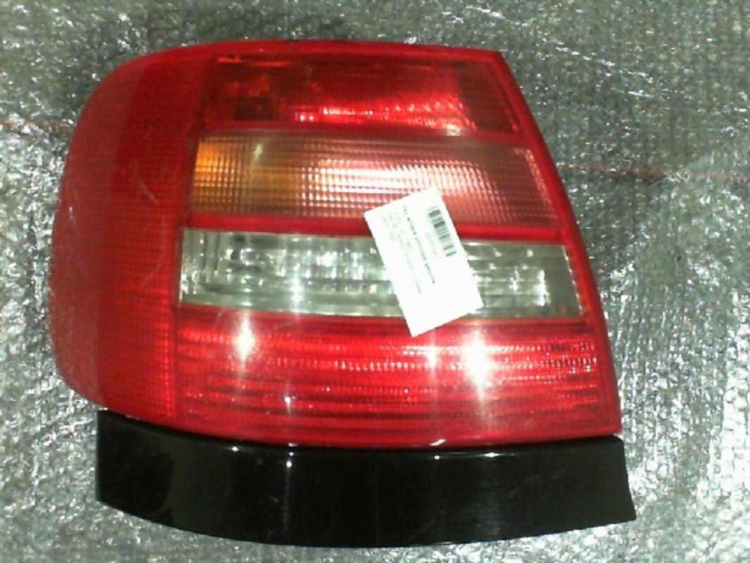 Fanale posteriore principale sinistro (luci)