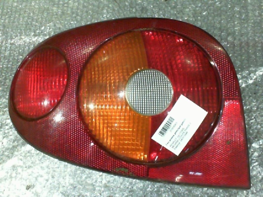 Fanale posteriore principale sinistro (luci)