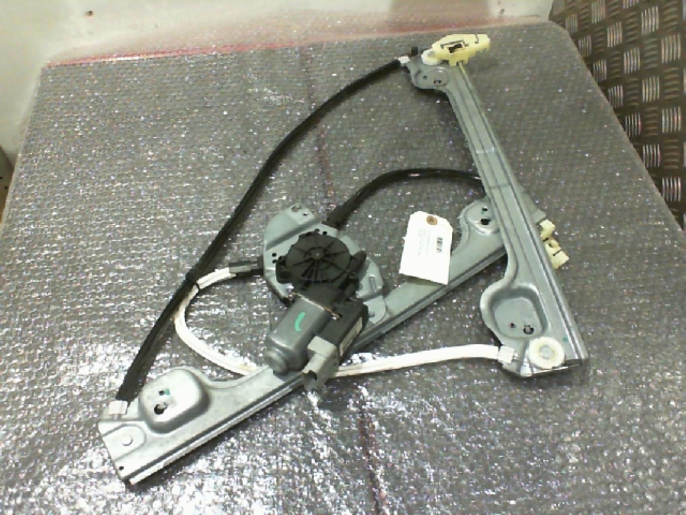 Leve vitre electrique avant droit