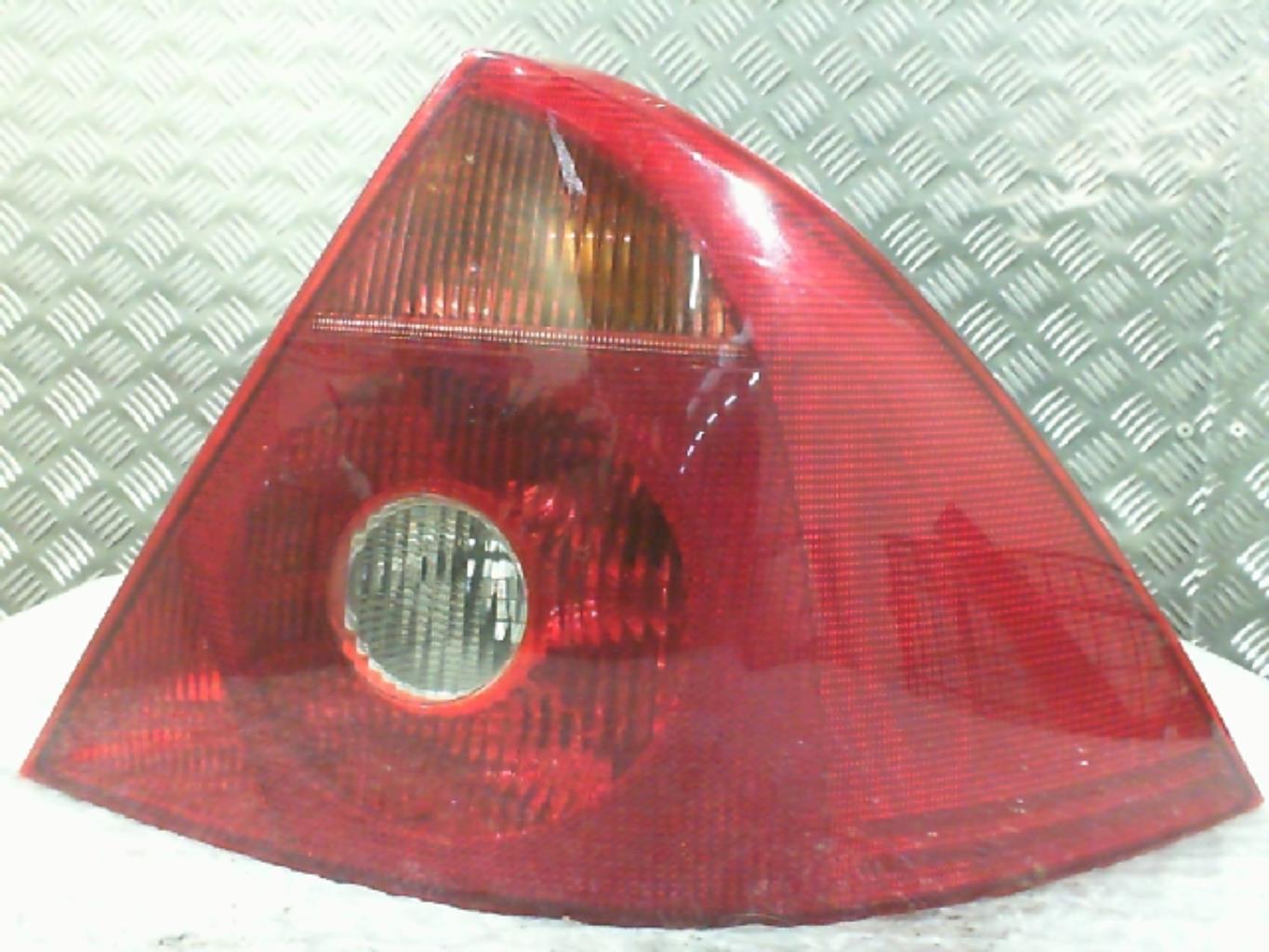 Feu arriere principal droit (feux)